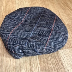 Childrens Flat Cap 54cmGrey Wool Check / Quilted Lining / Elastic Back / Major - Picture 1 of 6