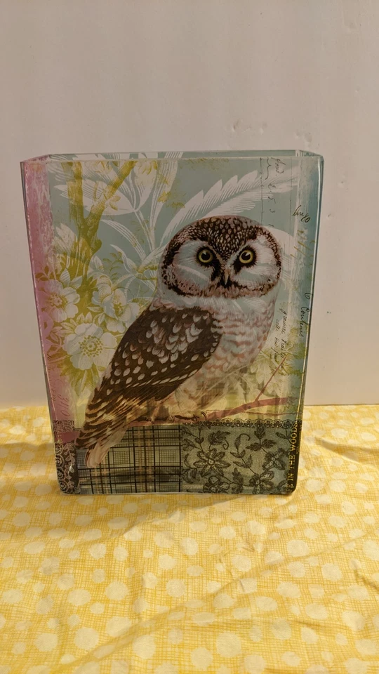 Jarrón floral y búho de vidrio soplado a mano con flecos de estudio marca Antroologie collage  Foto 1 de 4