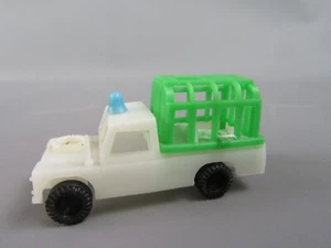 A679 Vintage 1970 VAM 1:55 Land Rover 109 Blanc & Vert + Lion Jouet Plastique - Picture 1 of 8