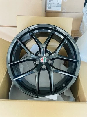 N.4 CERCHI IN LEGA ORIGINALI ALFA ROMEO STELVIO DA 20 156117310 8,5X20 ET 31 - Immagine 1 di 4