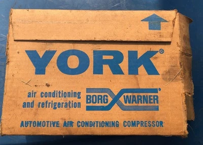 AC Compressor York Automotive A0081276  CR206R-20180    from 07-1974 Brand NEW. - Imagem 1 de 4