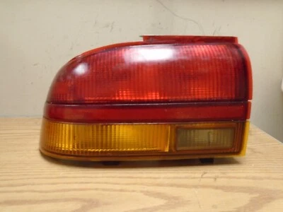 1991-1992 SATURN SL2 DRIVERS SIDE TAILLIGHT - Image 1 of 2