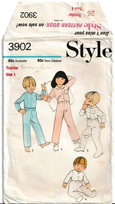 Toddlers Sleepsuit - Vintage Pattern - Size 1 - Style 3902 - 1972 - Image 1 of 2