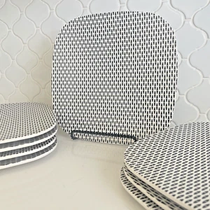 Set 4 CRATE & BARREL 10” Square Melamine Dinner Plates Abstract Black ~ White - Picture 1 of 14