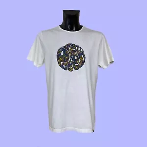 CAMISETA BLANCA BONITA VERDE PECHO PSICODÉLICO LOOK AÑOS 60 LOGO TALLA: MEDIANA - Imagen 1 de 7