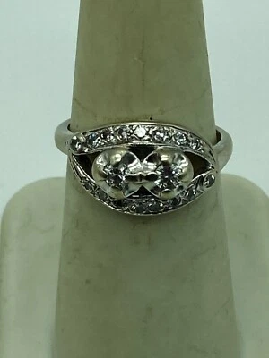 14k White Gold Art Deco Diamond Anniversary Ring. - Image 1 of 3