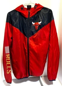 Chicago Bulls 1966 Windbreaker Jacket w/Hood Team USA NBA Bulls Size Small - Picture 1 of 15