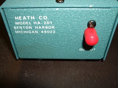 HEATHKIT HA-201 2-METER 10+ WATT RADIO AMP w/ 2 RCA/BNC ADAPTER + DC POWER CABLE - Image 1 of 4