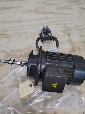 Motor eléctrico Grundfos CHK2-60/3 A-W-A-AUUV = usado = funcionando Foto 1 de 4