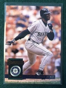 1994 Donruss Ken Griffey JR. Base Card #4  Seattle Mariners 1.00 Shipping