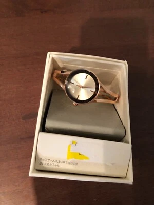 Reloj Pulsera Mujer Analógico Color Oro Rosa por A New Day Foto 1 de 4