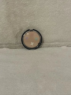 Polvo iluminador de flores prensadas Signature Club A .24 OZ NUEVO SELLADO ENVÍO GRATUITO Foto 1 de 4