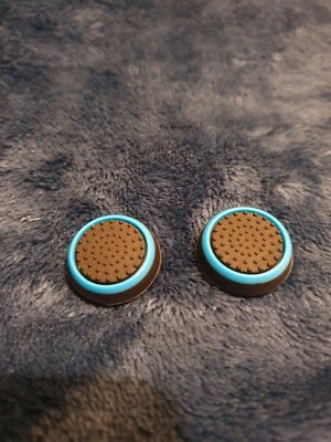 Controller Thumb Grips Xbox/PlayStation Black With Blue Stripe. 029/047 - Image 1 of 2
