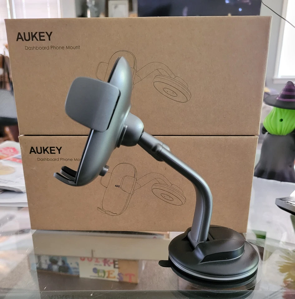 Aukey Dashboard Phone Mount Gray & Black HD-C50 New in Box - Image 1 of 1