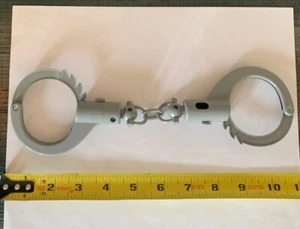 toy handcuffes Quick Release  - Picture 1 of 4