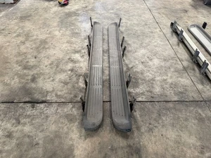 1999-2004 Ford F-250 Lariat Running Boards (Pair) - Picture 1 of 1