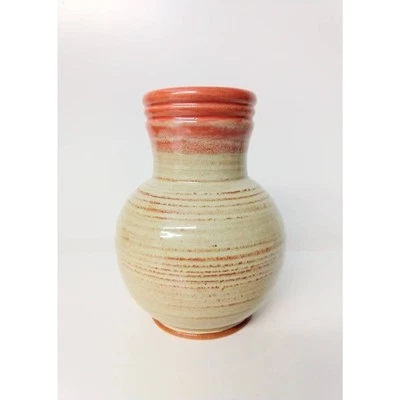 Jarrón de cerámica rosa beige de estudio hecho a mano firmado por el artista a rayas redondas Foto 1 de 4