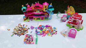 Huge SQUINKIES LOT - DISPENSES WITH TOYS, DISNEY SQUINKIES, BUILDINGS - Picture 1 of 19