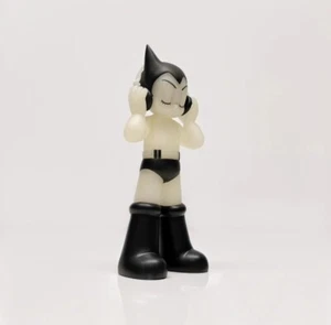 ToyQube ×Soap Studio Astro Boy Gid Ver Designer Figure H6inch Vinyl --IN STOCK - Picture 1 of 2