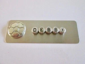 ID NAMENSSCHILD ABZEICHEN MAGNET ODER PIN, FUSSBALL MEDIZIN, BÜRO, SPORT, TRAINER, TEAM, SPIEL - Bild 1 von 7