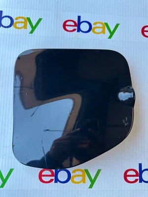 2005-2015 TOYOTA TACOMA TAMPA DE PORTA DE ENCHIMENTO DE GÁS CAMA CURTA PRETA FABRICANTE DE EQUIPAMENTO ORIGINAL - Imagem 1 de 4