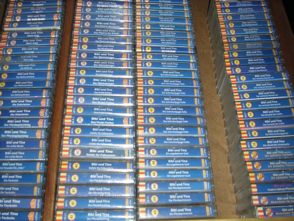 Auswahl Hörspiel-Kassetten - Bibi und Tina - blaues/bunte Cover - Kiosk Kiddinx - Bild 1 von 1