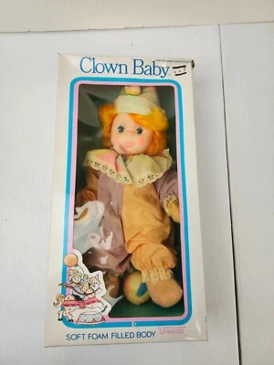 Muñeca Payaso Bebé Uneeda 1982 De Colección Cuerpo Espuma Suave Ojos Azules Pelo Naranja 14" Foto 1 de 4