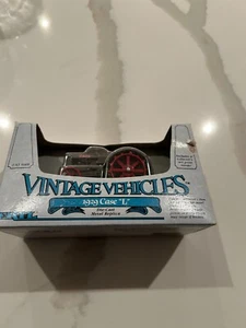 1929 Case L Ertl 1/43 Die-Cast - Picture 1 of 4