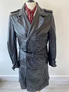 DE COLECCIÓN ABRIGO TRENCH GUISANTE DOBLE BOTONADURA CUERO NEGRO INDIE/MOD C & A AÑOS 70 38" - Imagen 1 de 8