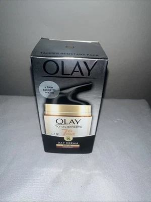 Olay Total Effects 7-in-1 Anti Aging Day SPF 15 - 1.7 Oz Normal Exp 7/26 - Image 1 of 2