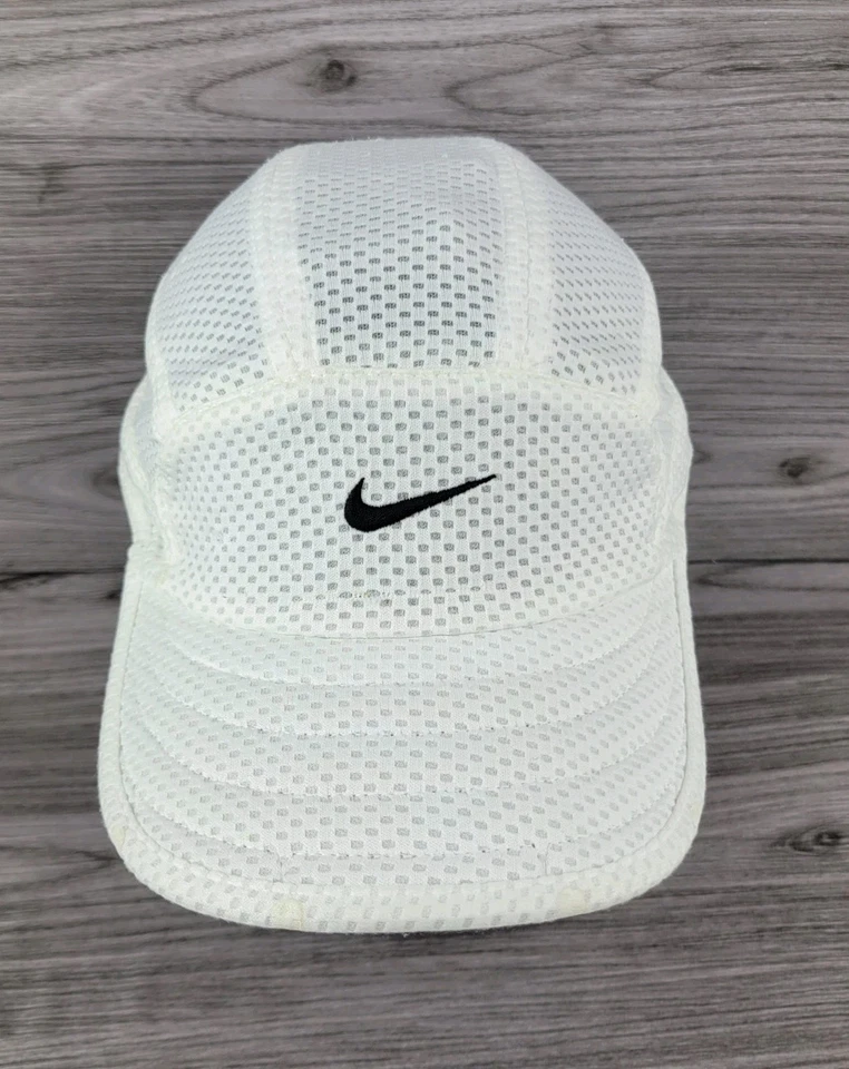 Gorra Nike Tailwind blanca malla Swoosh de colección 2000 y2k Dri-Fit Eminem Foto 1 de 4