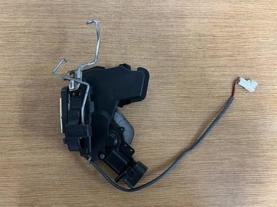 97-01 TOYOTA CAMRY FRONT RIGHT PASSENGER SIDE DOOR LATCH ACTUATOR OEM Foto 1 de 4