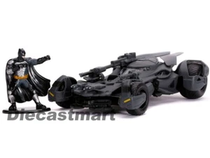 Jada 1:32 2017 Justice League Batmobile & Batman Figure Model Car 31706 Movie - Picture 1 of 6