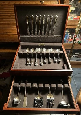 Reed & Barton Stainless Flatware 8 Setting & 5 Serving pieces #552 Chest Box - Image 1 of 4