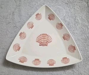 Vintage Gemware Tri-Corner weiß Porzellan Platte mit Jakobsmuschel Muschel Motiv - Bild 1 von 3