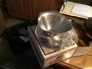 Regal Elegance 18/8 stainless steel holloware sauce server NEW - Picture 1 of 1