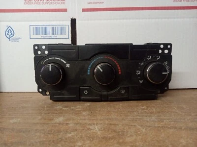 Cargador Chrysler 300 2008-2010 unidad de control de temperatura aire acondicionado calor OEM LKQ Foto 1 de 4