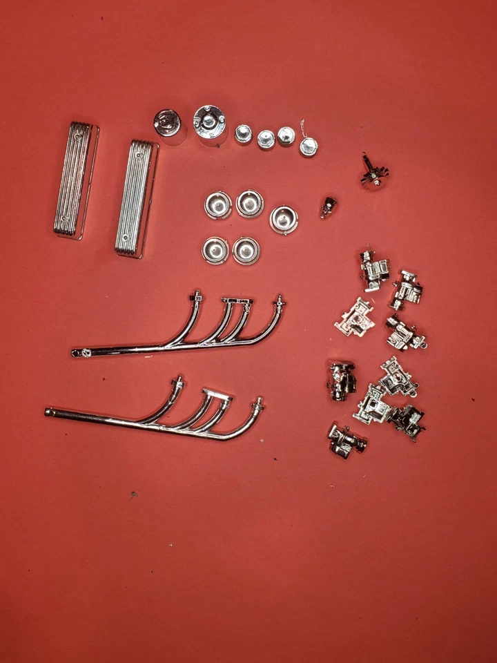 Lindberg "TIGER T" 1/8 Scale parts lot C - Image 1 of 1