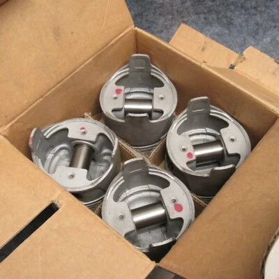 Federal Mogul (4) Pistones Sterling 12216 1.00 de gran tamaño nuevos en caja NOS 38253 Foto 1 de 4