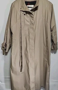 LONDON FOG 8 Pet. VTG Trench Coat Rain Jacket Tan Double Breasted Belted. - Picture 1 of 24
