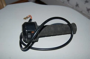 SUZUKI GT250 R/H HANDLEBAR SWITCH/THROTTLE ASSEMBLY NOS - Picture 1 of 3