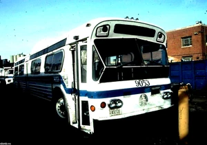 FOTO A COLOR 5x7 autobús de Nueva York 1977 flexible #9053 Crosstown lote de almacenamiento 2 de enero de 1993 - Imagen 1 de 1