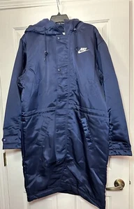 Size M Nike Club Stadium Outdoor Parka Midnight Navy Blue FB7320-410 NEW - Picture 1 of 4