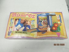 THE WIZARD OF OZ STORYBOOK SCARECROW  FIGURE AND BOOK