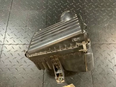 Isuzu Rodeo 1998-2001 filtro de aire carcasa 3,2 L V6 AT 4x4 (VIN W 8º dígito) Foto 1 de 4