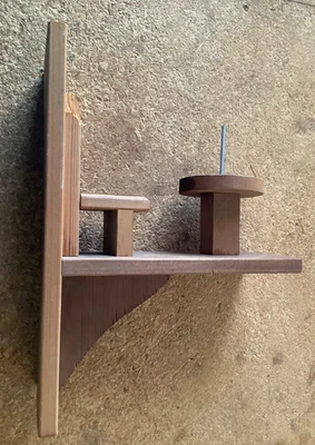 estación de alimentación individual para mazorcas de maíz para ardilla colgante de madera  Foto 1 de 3