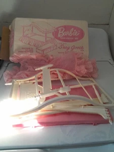 Vintage (for parts) 60er Jahre Barbie Susy Goose Himmelbett Baldachin Puppenbett, orig. Box - Bild 1 von 5