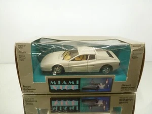 BBURAGO 5001 FERRARI TESTAROSSA - MIAMI VICE - WHITE 1:24 - GOOD IN BOX - Imagen 1 de 10