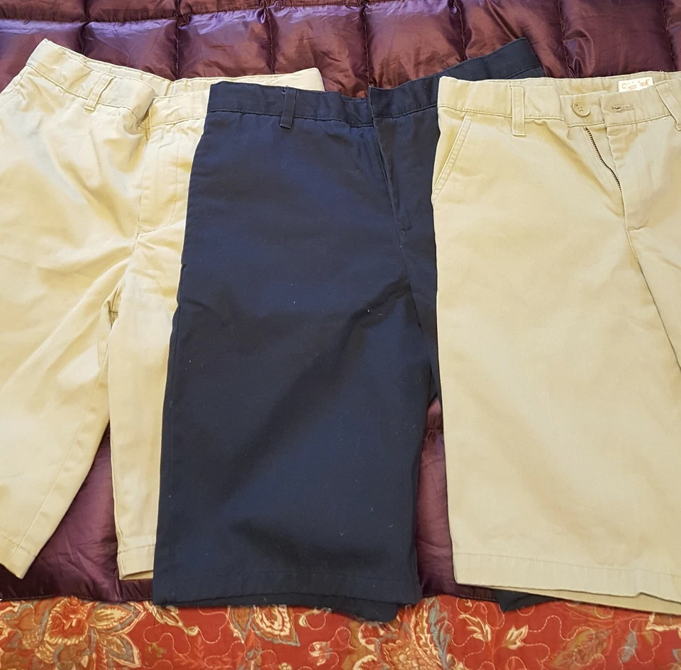 Lote de TRES tostadas francesas, pantalones cortos de frente plano para niños, azul marino, marfil, talla 14 Husky Foto 1 de 3