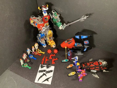 1984 Panosh Place Voltron III W/ Figures / Enemies & Ships * Only Missing Helms Cover